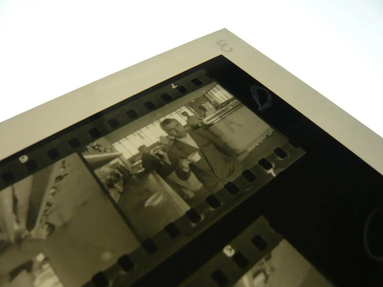 Slim Aarons 'Pulitzer On The Beach' 1955 Edition officielle limitée à la succession en vente 3