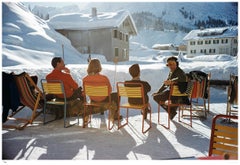 Stampa in edizione limitata senza cornice di Slim Aarons, “Relaxing in Lech”, con timbro dell’eredità