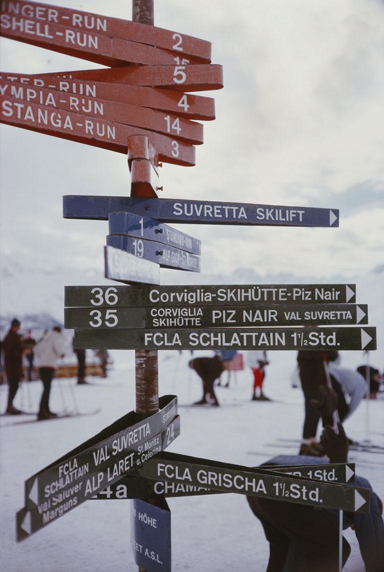 Slim Aarons, Skischlaufe in St. Moritz ( Nachlassausgabe) im Angebot 1
