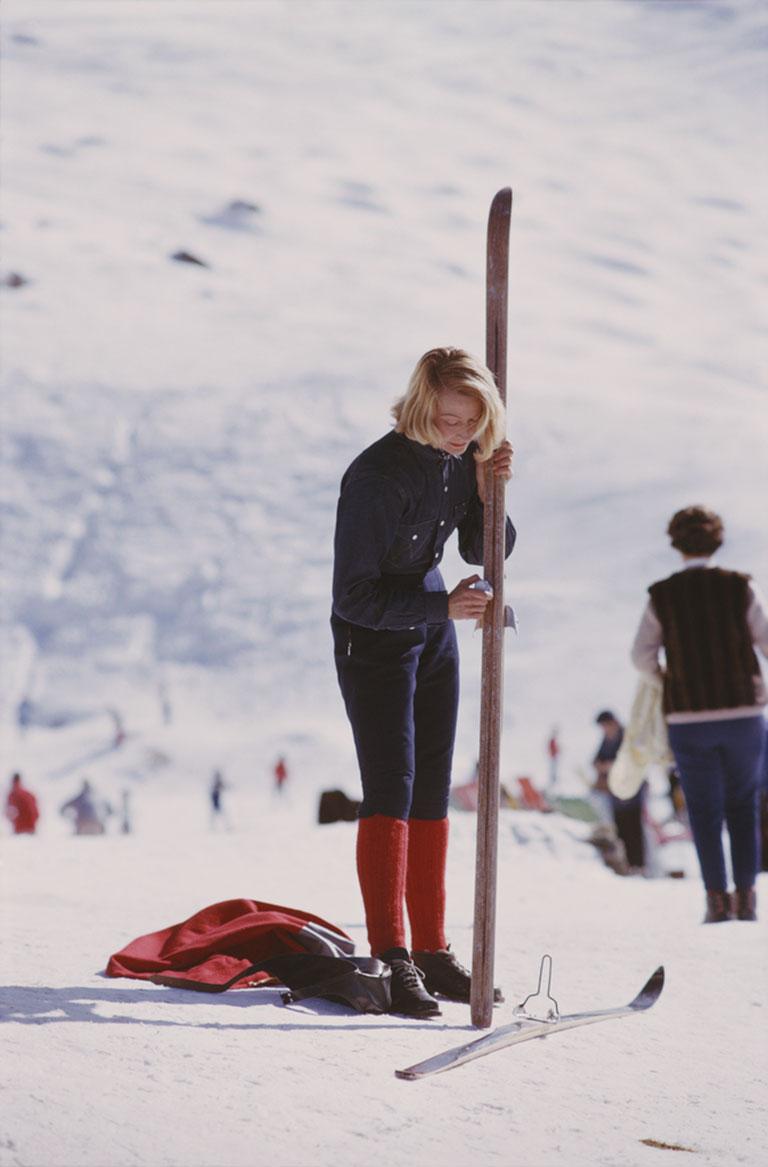 Verbier Skier, 1964
Chromogenic Lambda Print
Estate edition of 150

A blonde skier on the slopes at Verbier, February 1964.

Estate stamped and hand numbered edition of 150 with certificate of authenticity from the estate. 

Slim Aarons (1916-2006)