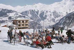 Slim Aarons, Skiers at Courchevel (Erbstücke aus dem Nachlass)