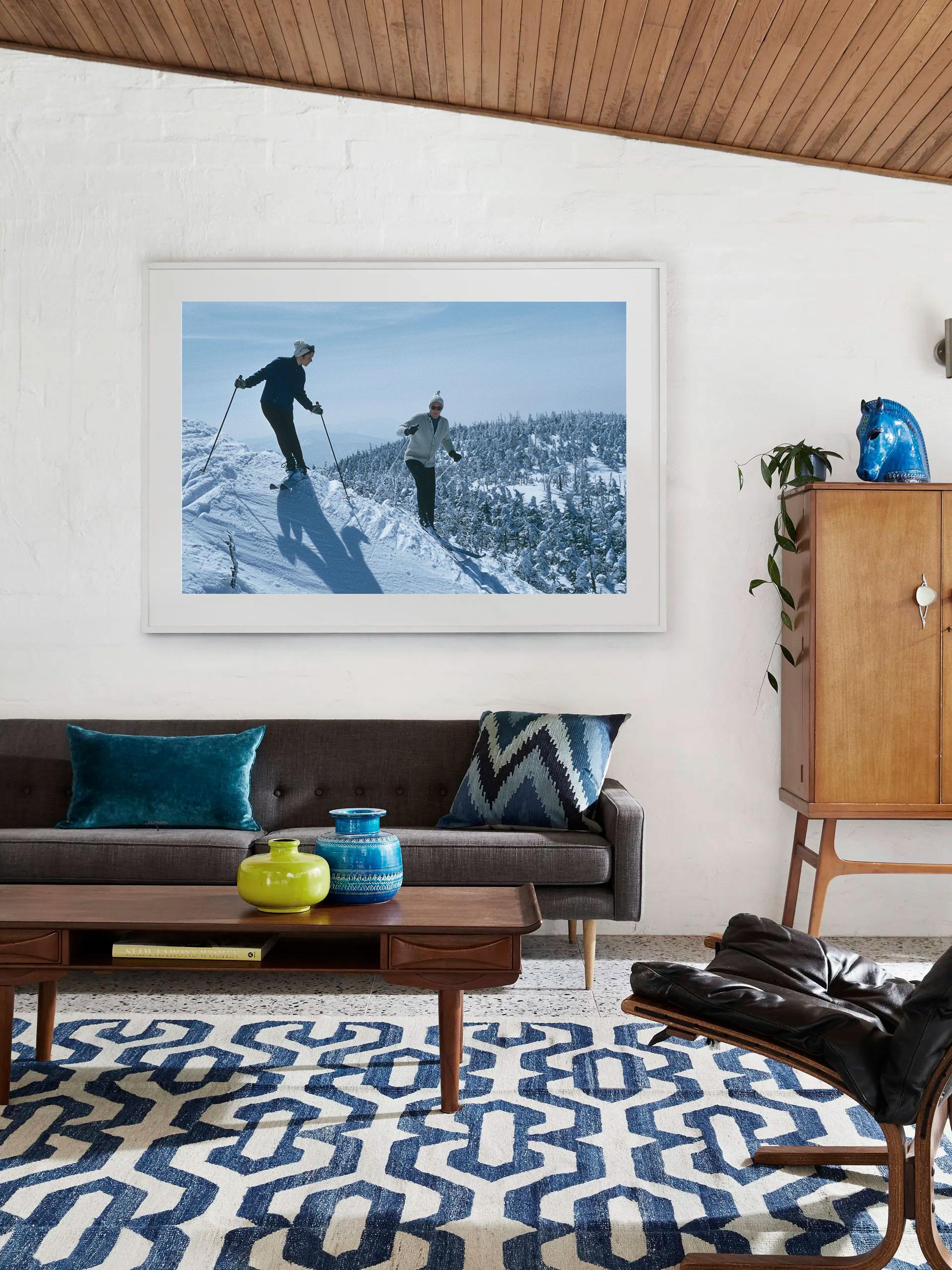 Slim Aarons 'Skifahrer in Sugarbush' - Moderne Fotografie aus der Mitte des Jahrhunderts im Angebot 5