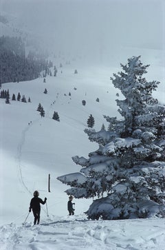 Slim Aarons, Skiing In Vail III (Estate Edition)