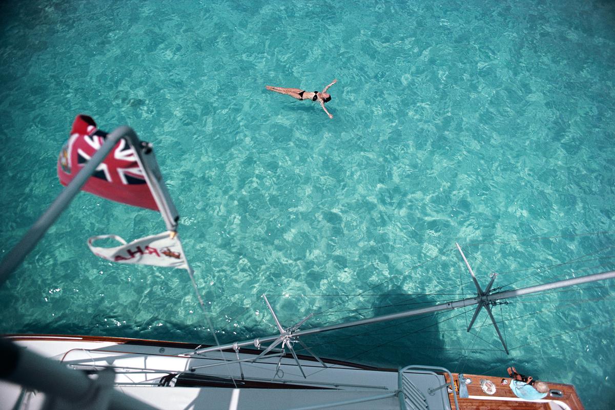 Slim Aarons Swimming In Bermuda, 1977, édition limitée officielle de la succession
