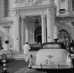 Slim Aarons: El Hotel Carlton, 1955. Edición oficial limitada del patrimonio