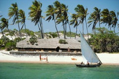 Tirage non encadré en édition limitée de « The Lure Of Lamu » de Slim Aarons, estampillé par la succession de l'artiste