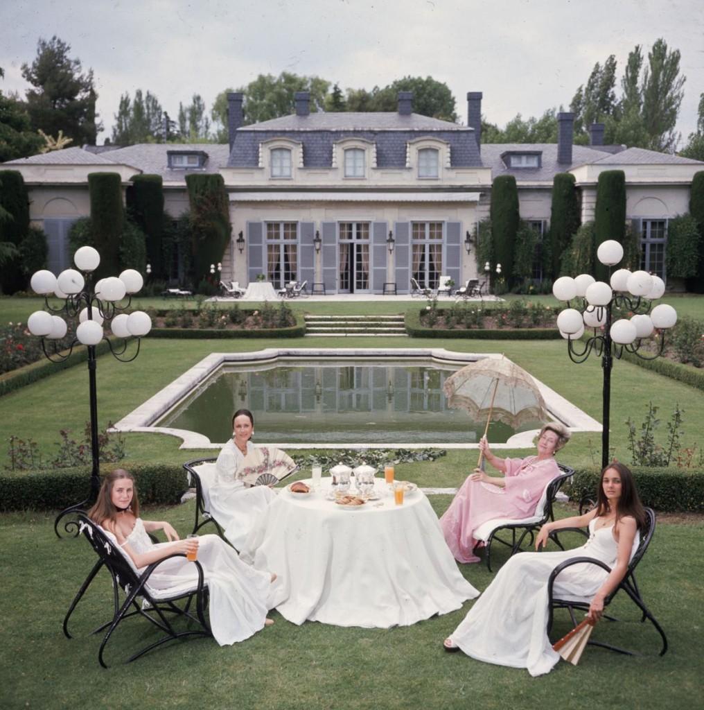 Slim Aarons - The Romanones - Estate Stamped 


Limited Edition Estate Stamped Print (edition size 1/150). 

Aline Griffith, Countess of Romanones, and her family sitting in the garden of her home in Spain. 1976

This photograph epitomises the