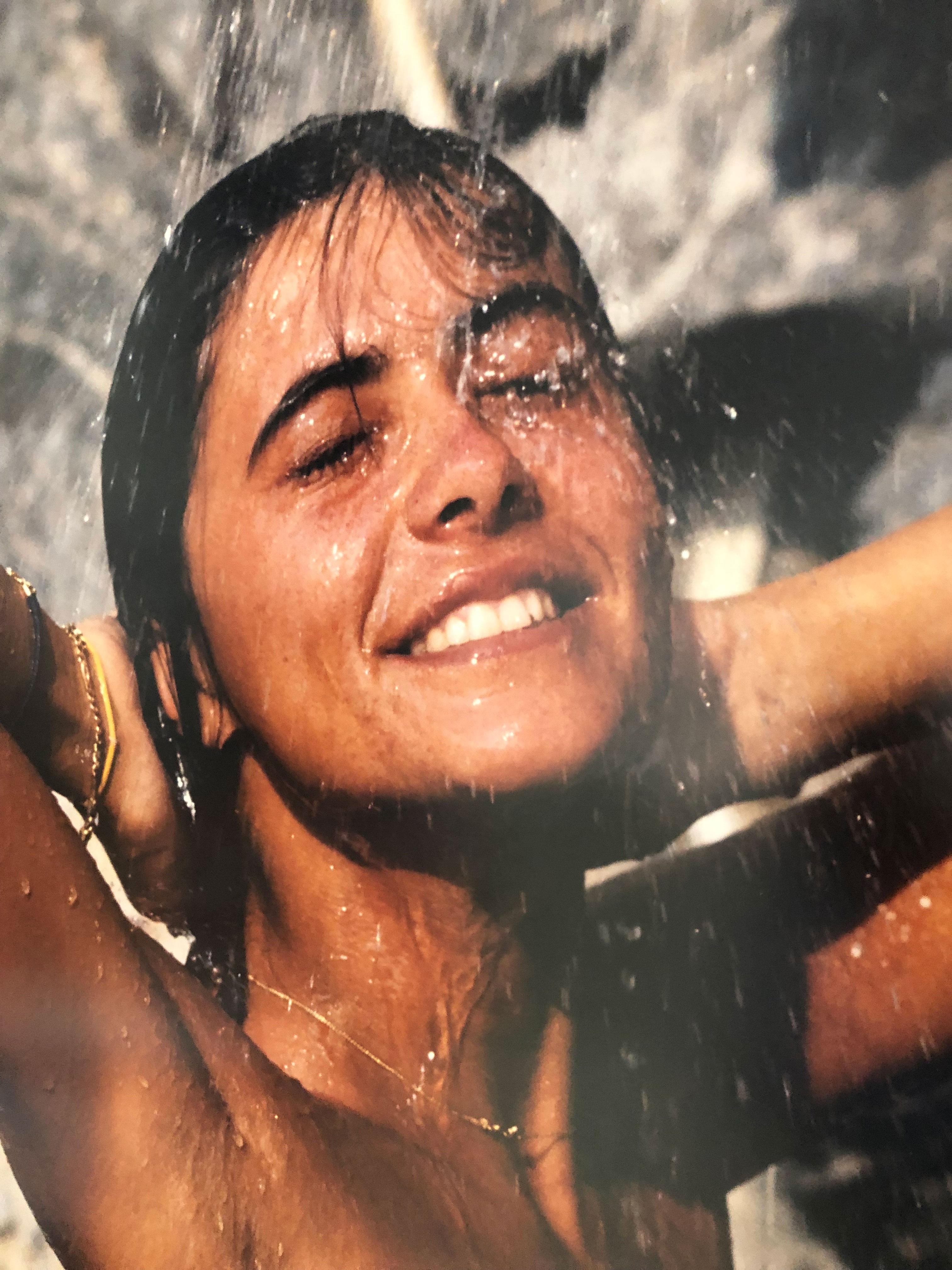 Aarons Tiziana im Hotel San Pietro – Photograph von Slim Aarons