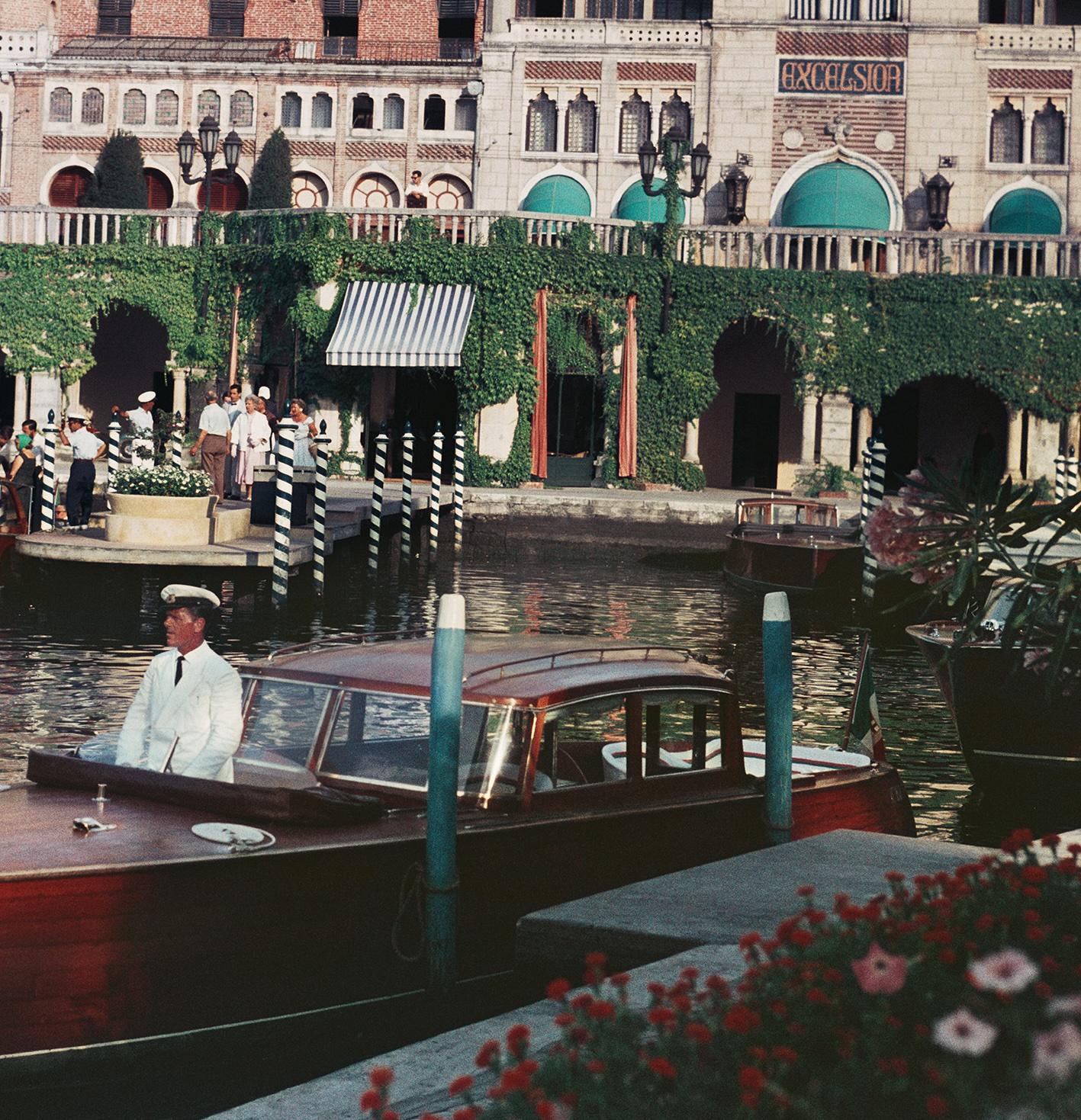 Slim Aarons „Westin Excelsior, Venedig“ Moderne Fotografie der Mitte des Jahrhunderts im Angebot 2
