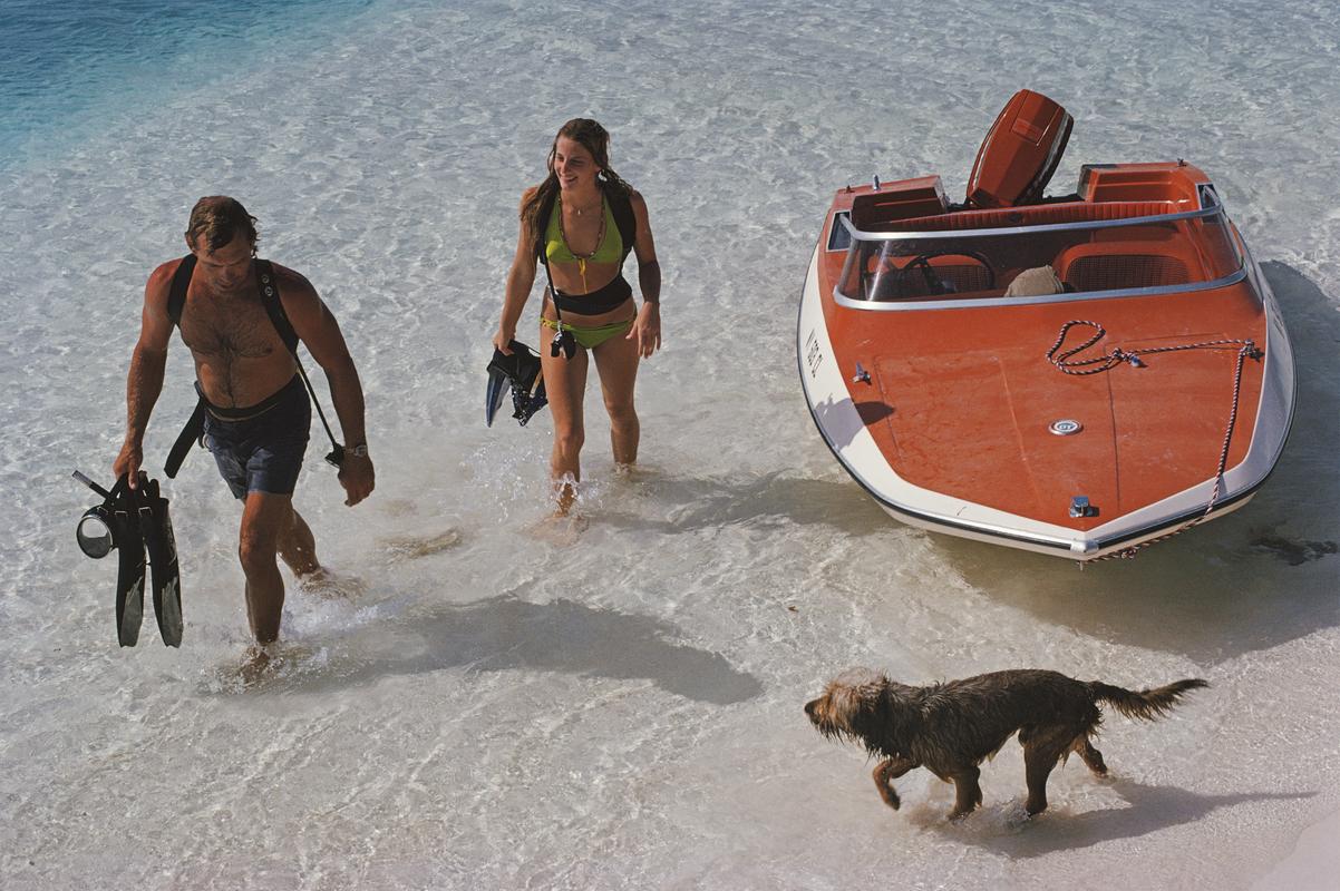 'Snorkelling Holiday' 

A snorkelling holiday in the Turks and Caicos Islands in the Caribbean, circa 1975.

Paper Size  24x20 inches / 60 x 50 cm 
 
Estate Stamped Collection Edition to 150 

Photo by Slim Aarons

Printed in 2025

Limited to 150