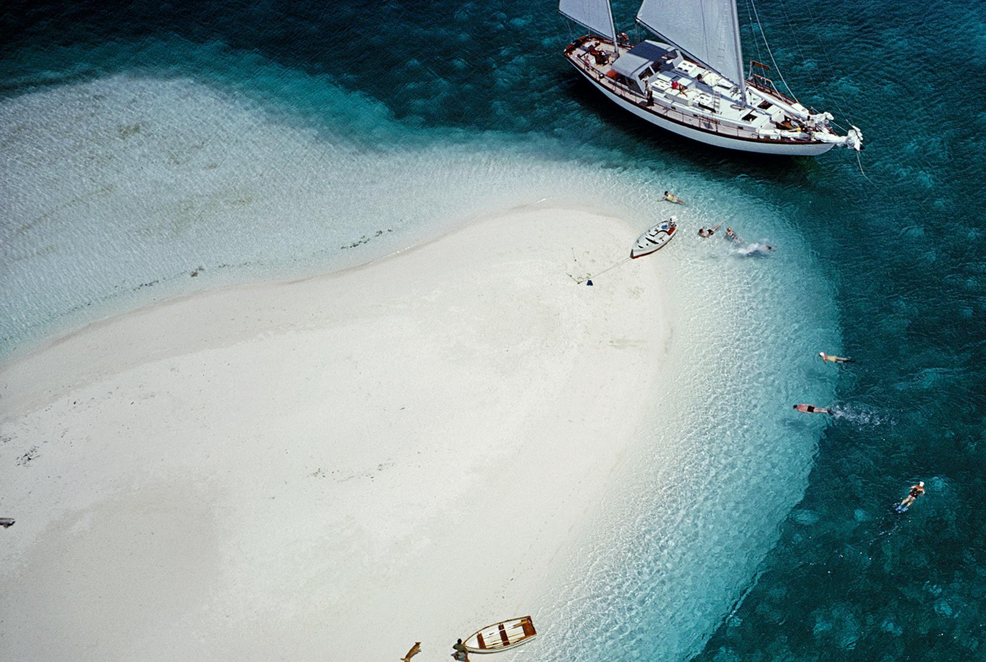 Isla Stocking, Bahamas, Edición Inmobiliaria, Fotografía de Paisaje - Photograph Realista de Slim Aarons