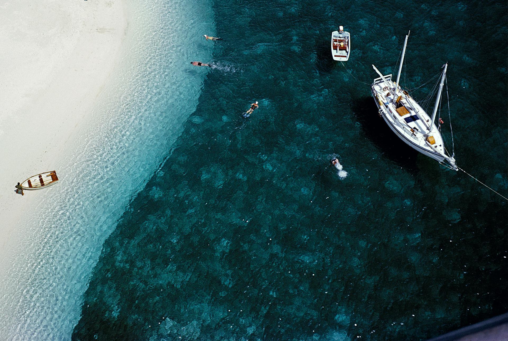 Isla Stocking, Bahamas, Edición Inmobiliaria, Fotografía de Paisaje - Landscape Photograph Negro de Slim Aarons