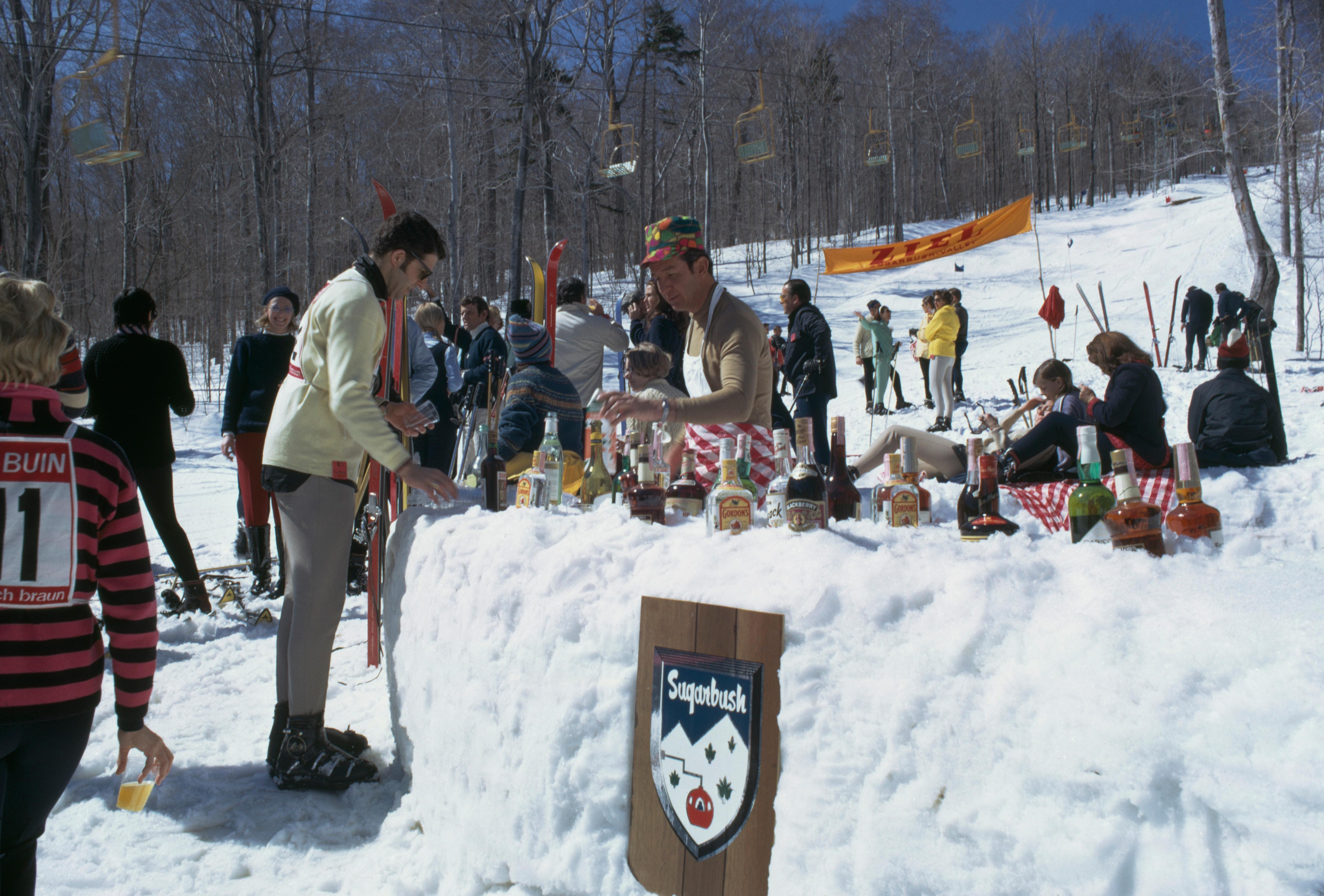 An outdoor bar at Sugarbush, a mountain resort in Vermont, March 1969. (Photo by Slim Aarons/Hulton Archive/Getty Images)

C-type print from the original transparency held at the Getty Images Archive, London. Numbered and stamped by The Slim Aarons