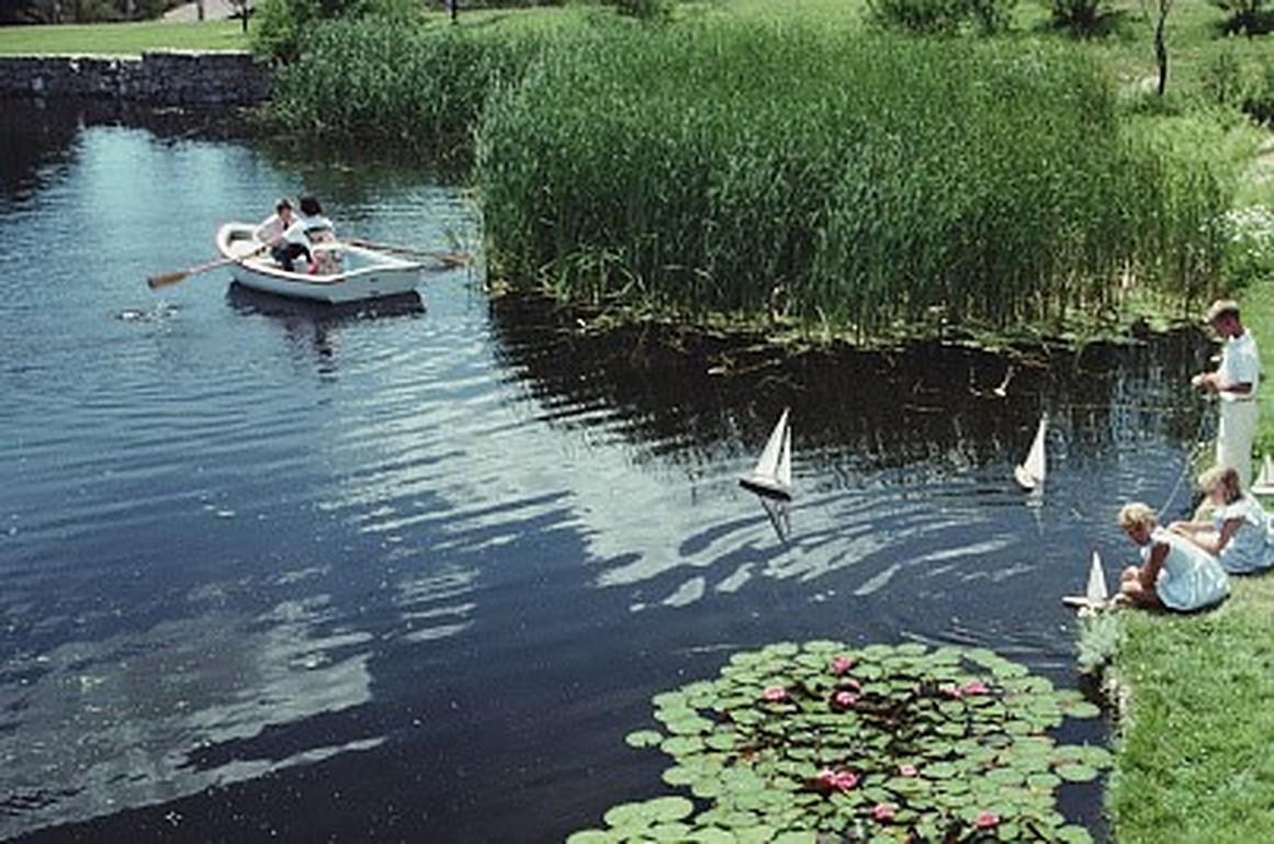 Sommer-Picknick von Slim Aarons im Angebot 1