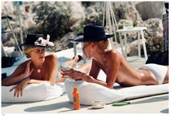 Prendendo il sole ad Antibes 1976 Slim Aarons Estate Stamped Edition