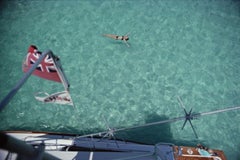 Swimming In Bermuda Slim Aarons Estate Impression estampillée