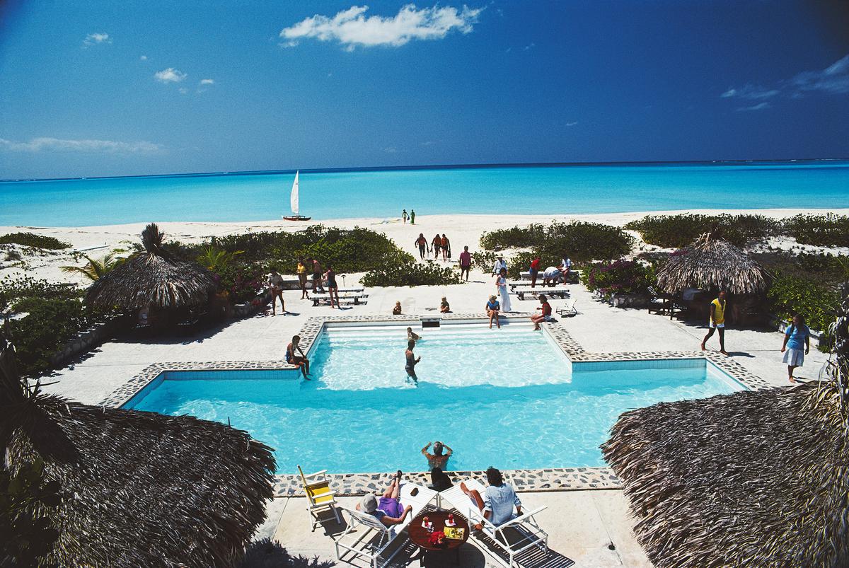« Swimming Pool On The Beach » 1981 Slim Aarons, édition limitée