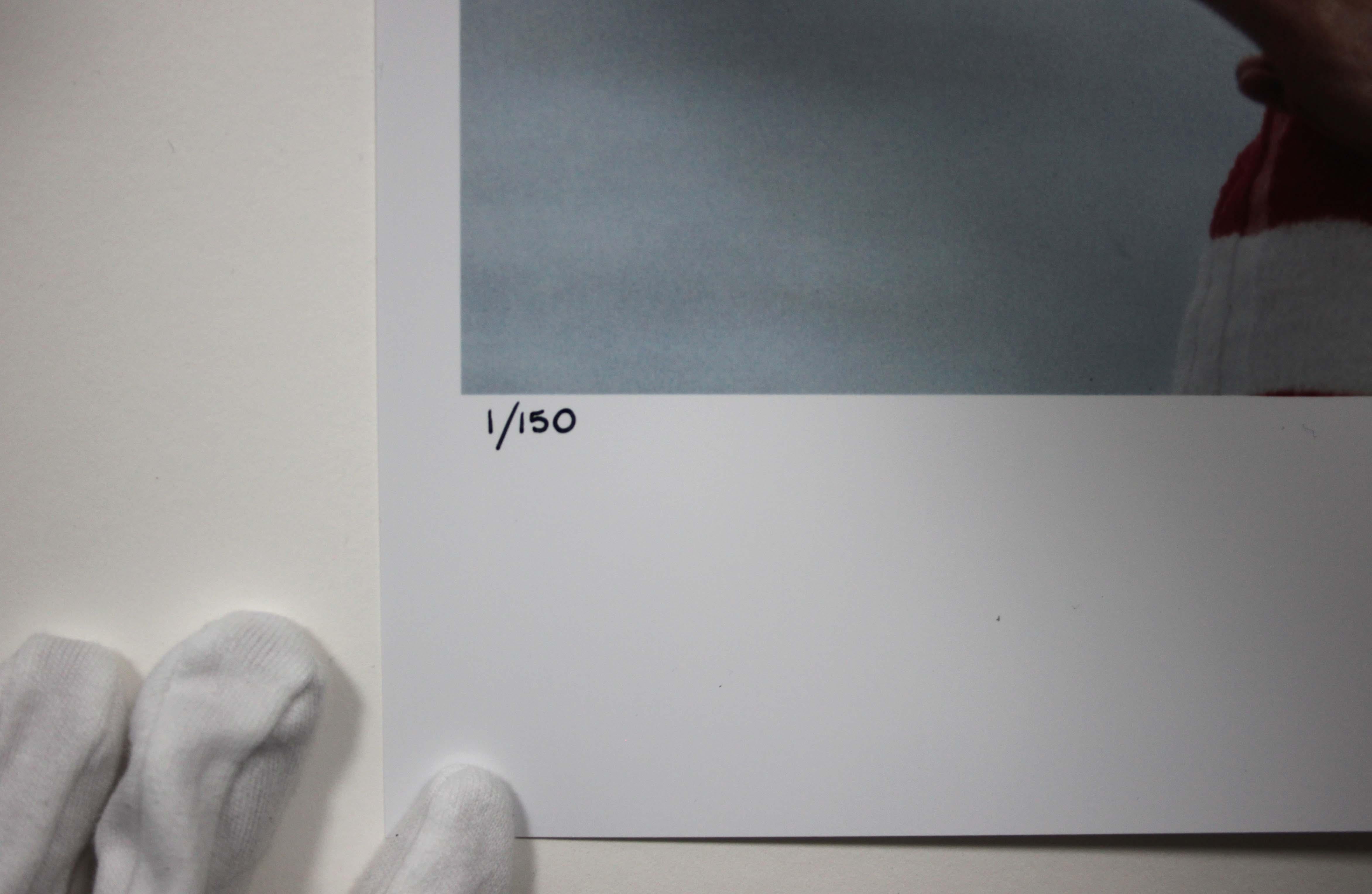 La plage du Mill Reef Club, Antigua, 1960 (inédit) - Gris Color Photograph par Slim Aarons