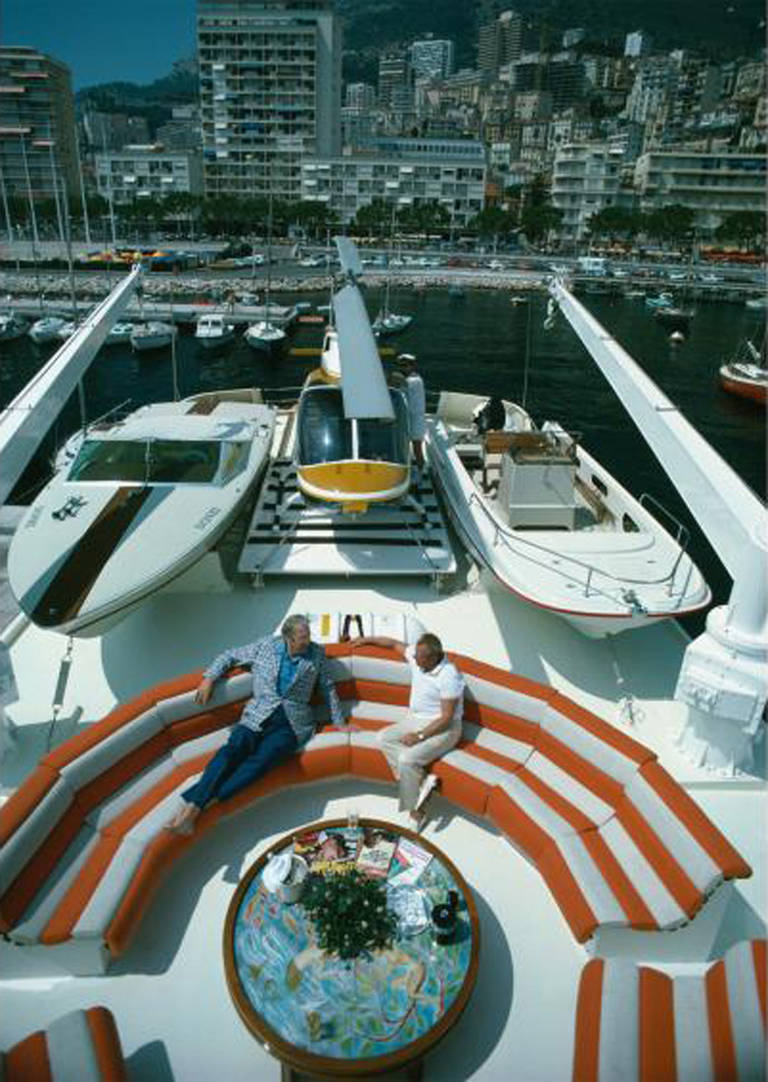 Slim Aarons Color Photograph – Transport-Buffs, Nachlass-Ausgabe, Monte Carlo Hafen