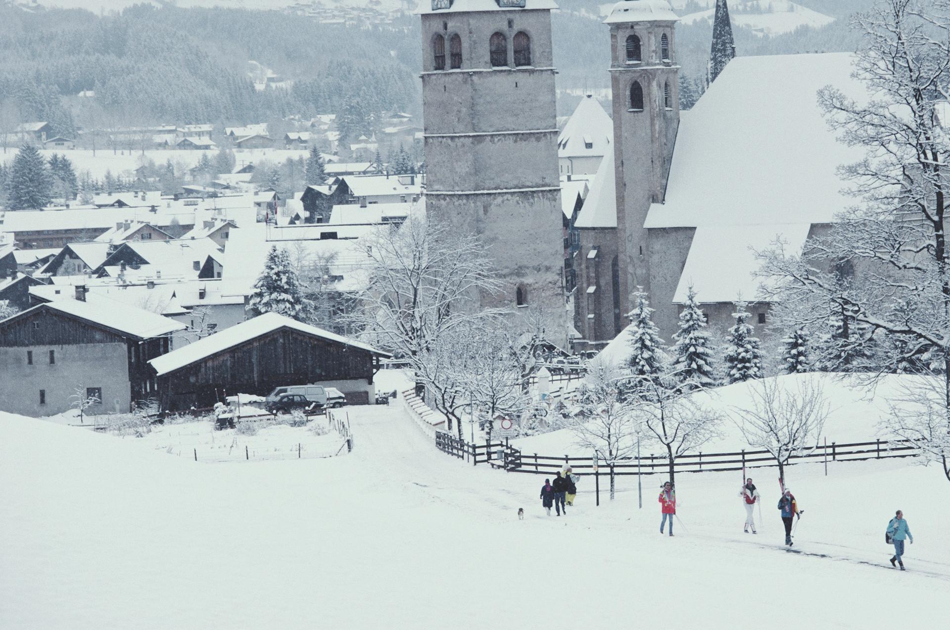 Tyroleanische Kirchen, Slim Aarons Nachlassausgabe im Angebot 4