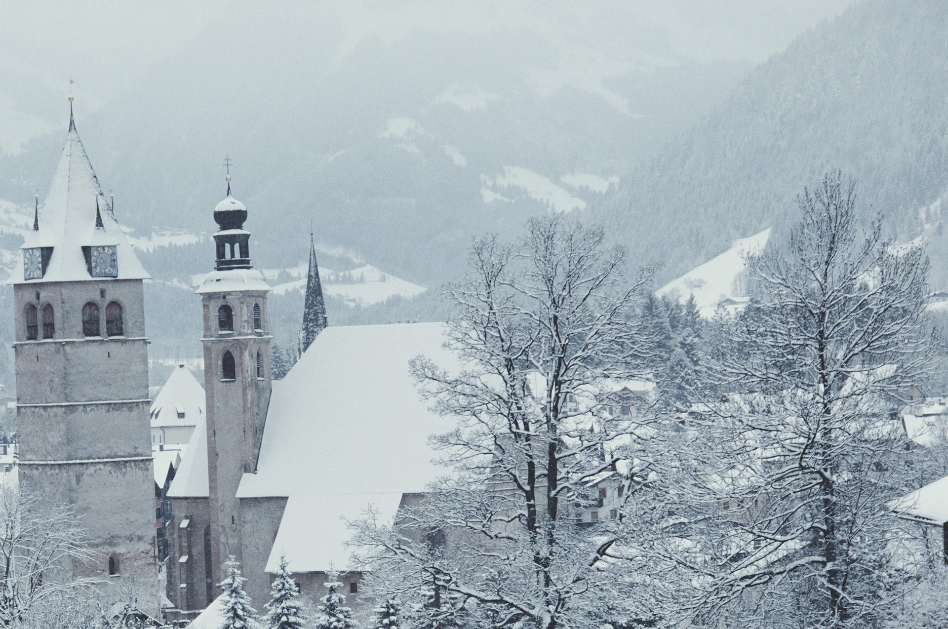 Tyroleanische Kirchen, Slim Aarons Nachlassausgabe im Angebot 5