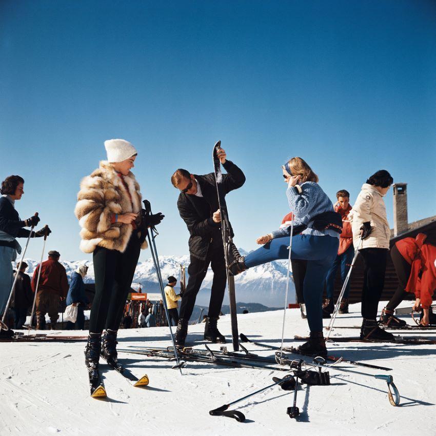 Verbier Skiers 

1964

Fashionable Skiers at Verbier, 1964.

Photo by Slim Aarons

16 x 16” / 41 x 41 cm - paper size 
Archival pigment print
unframed 
(framing available see examples - please enquire) 

Estate Stamped Edition 
Numbered in ink and