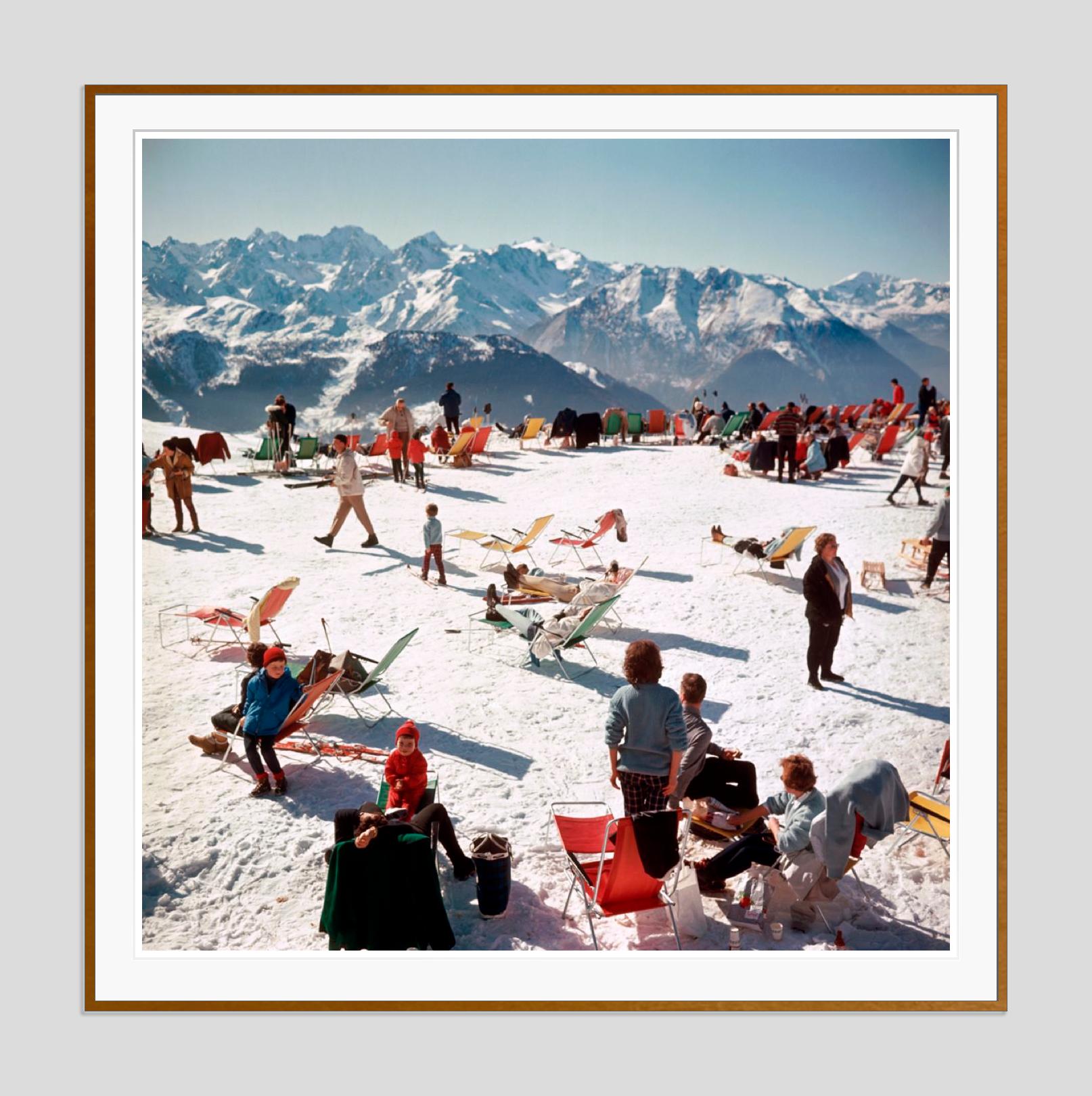 Vacation 1964 Slim Aarons Premium Collection Estate Stamped Edition de Verbier en vente 1