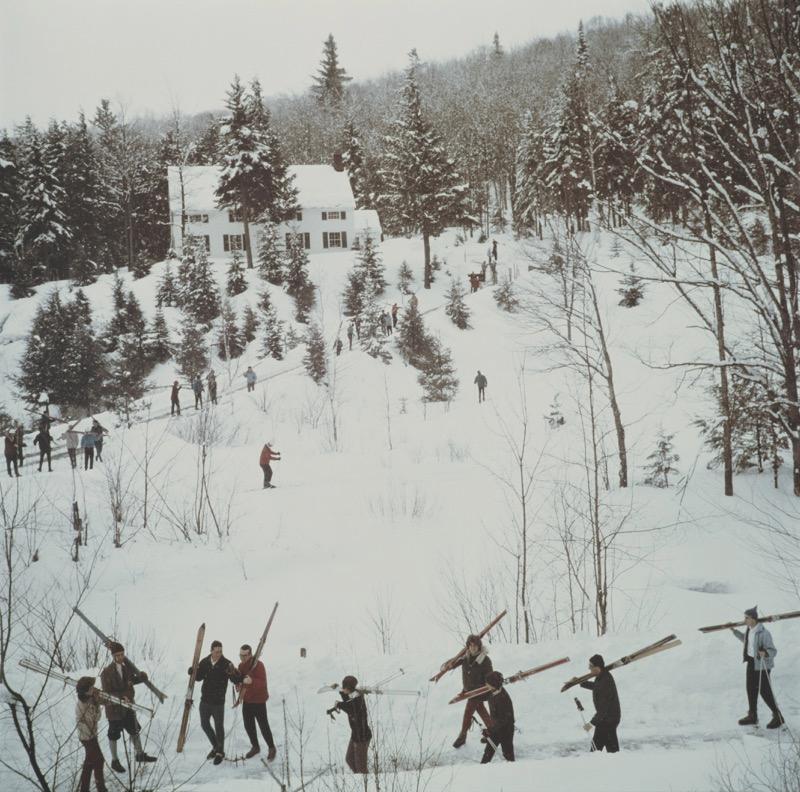 Landscape Photograph Slim Aarons - Grande XL Vermont Winter (1960), estampillée Estate Limited