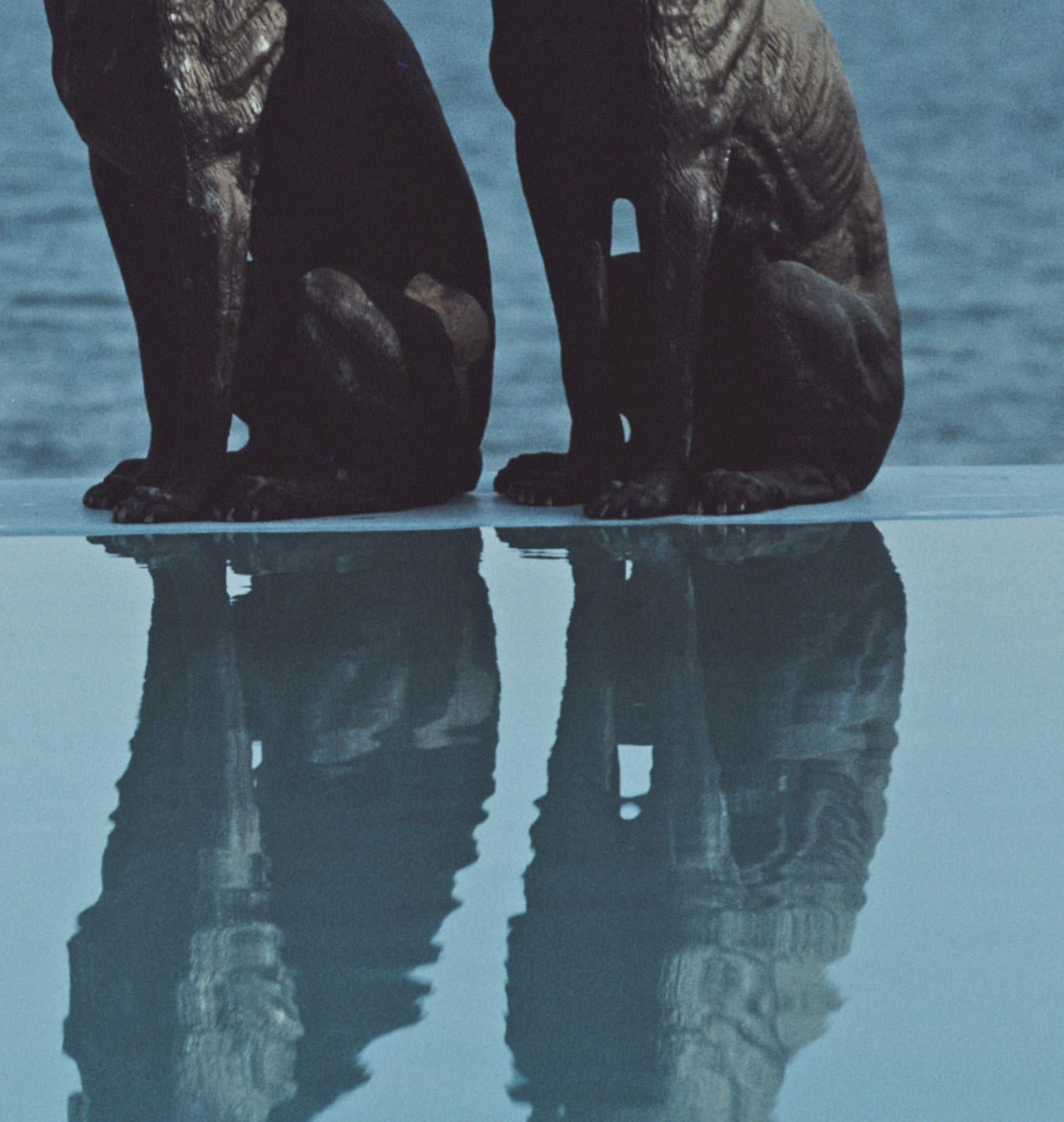 Piscine Von Pantz, 1985 - Eau cristalline dans une villa espagnole avec sculpture en granit en vente 1
