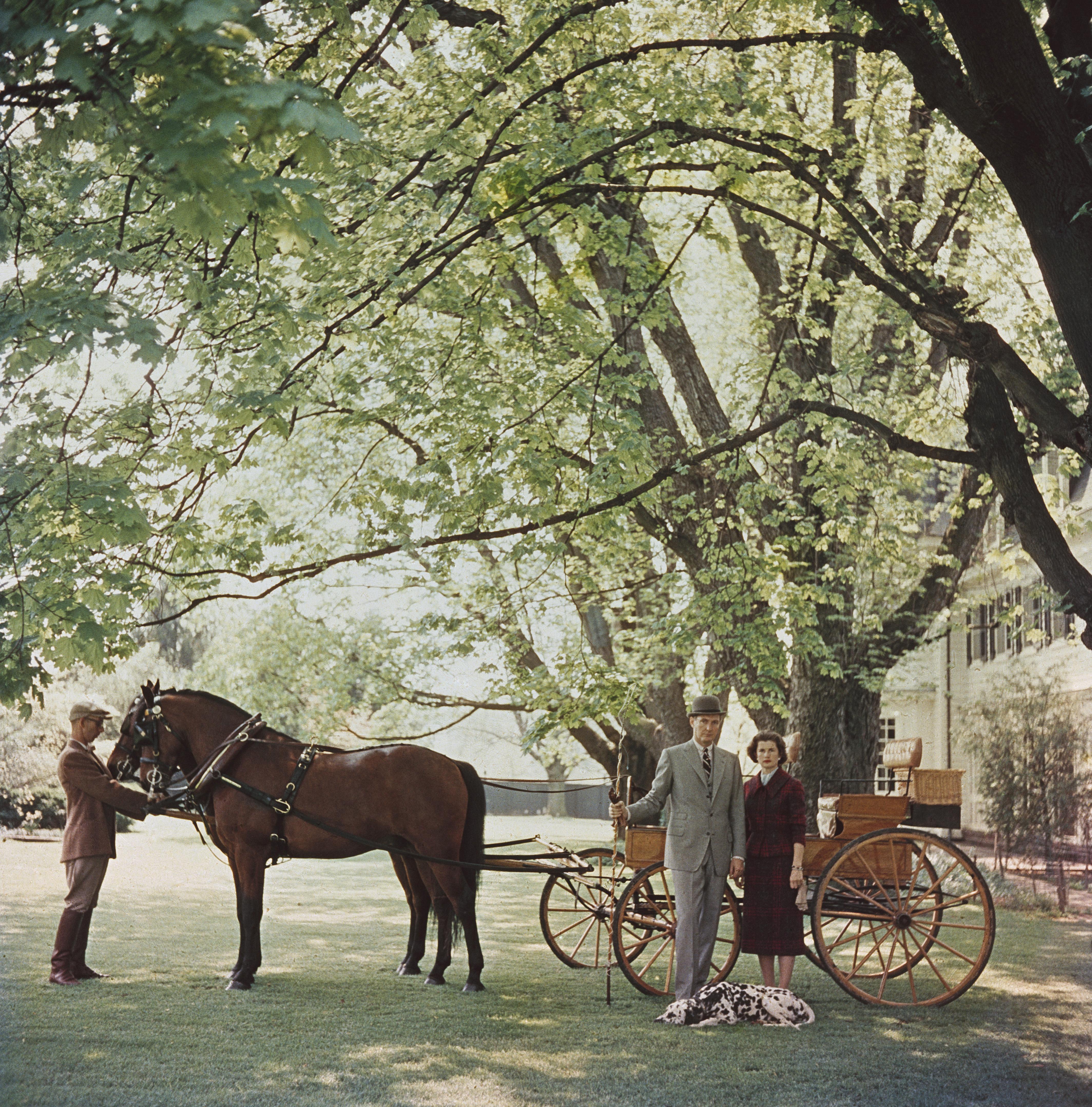Slim Aarons Portrait Photograph – Wir kennen unseren Platz
