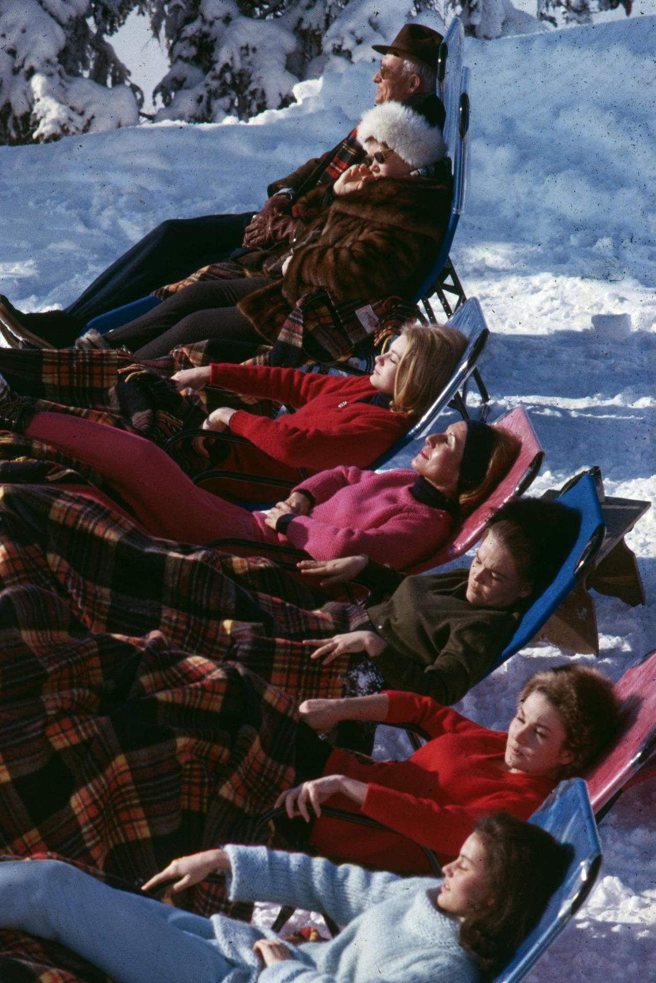 Bronceados de invierno, Gstaad, Edición limitada, Fotografía de retrato en venta 1