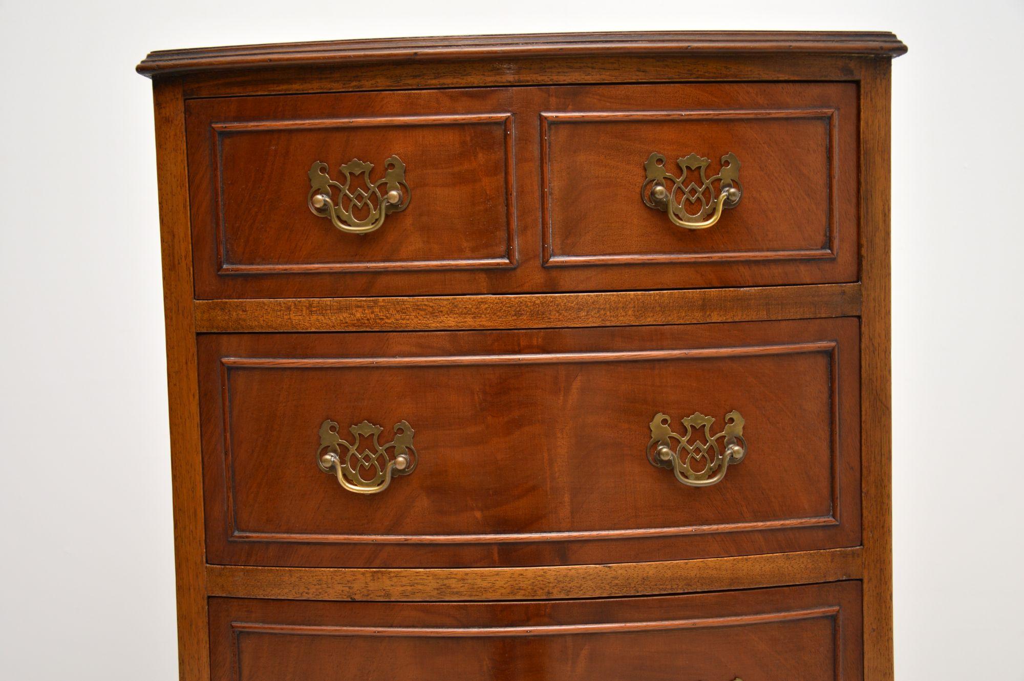 Slim Antique Bow Front Chest of Drawers In Good Condition In London, GB