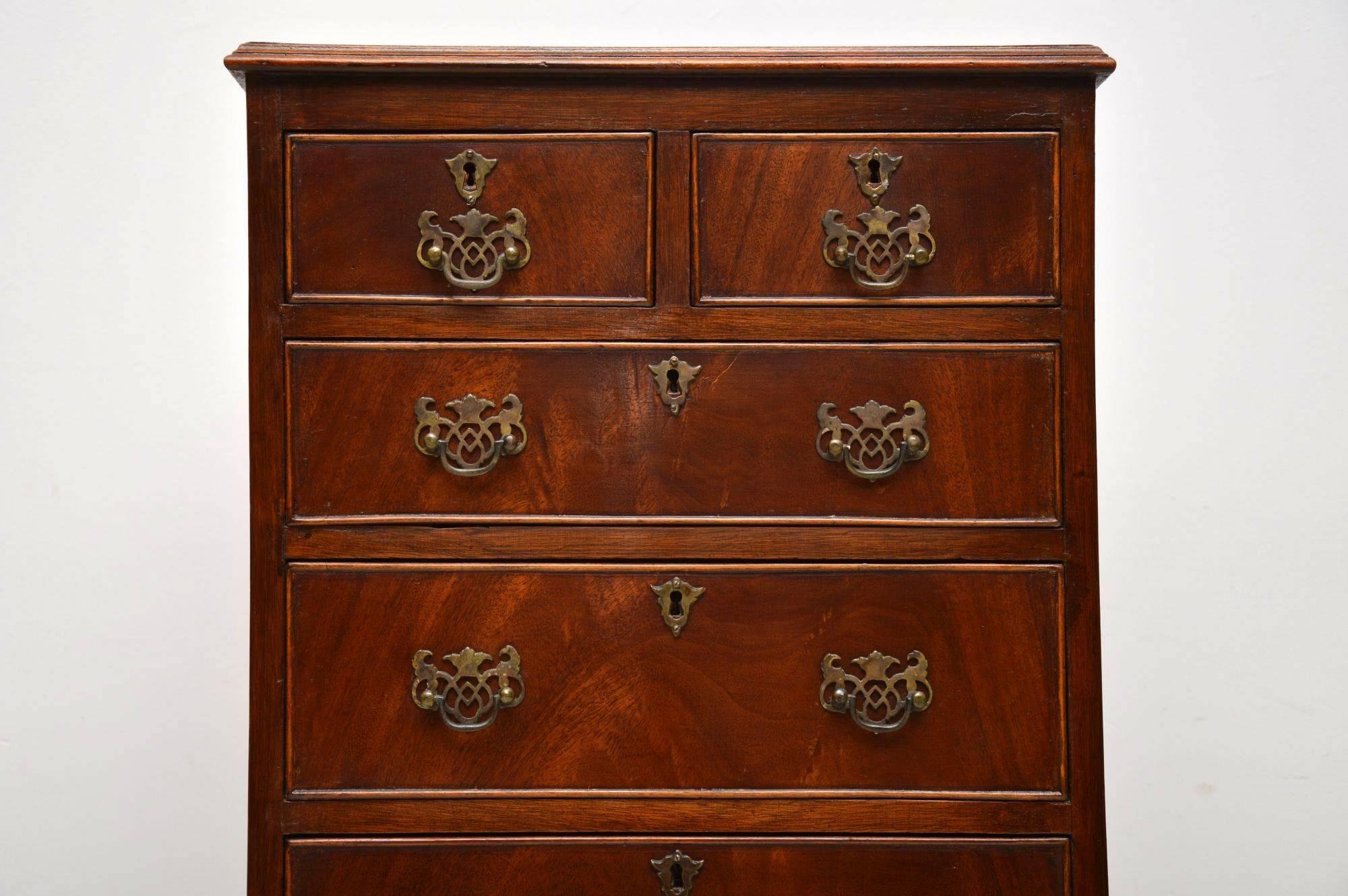 Slim Antique Mahogany Chest of Drawers In Excellent Condition In London, GB