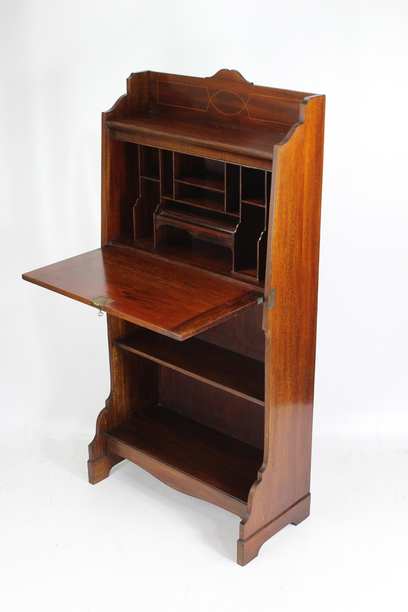 Slim English Edwardian Arts & Crafts Mahogany Hall Bureau Desk, circa 1905 In Good Condition For Sale In Leeds, West Yorkshire