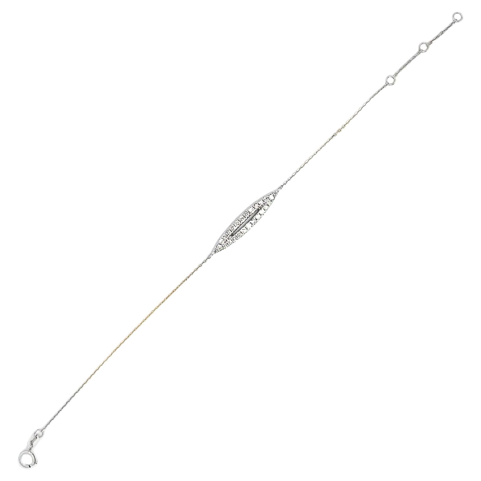 Bracciale sottile con diamanti a forma di marquise in oro bianco 18 carati in vendita