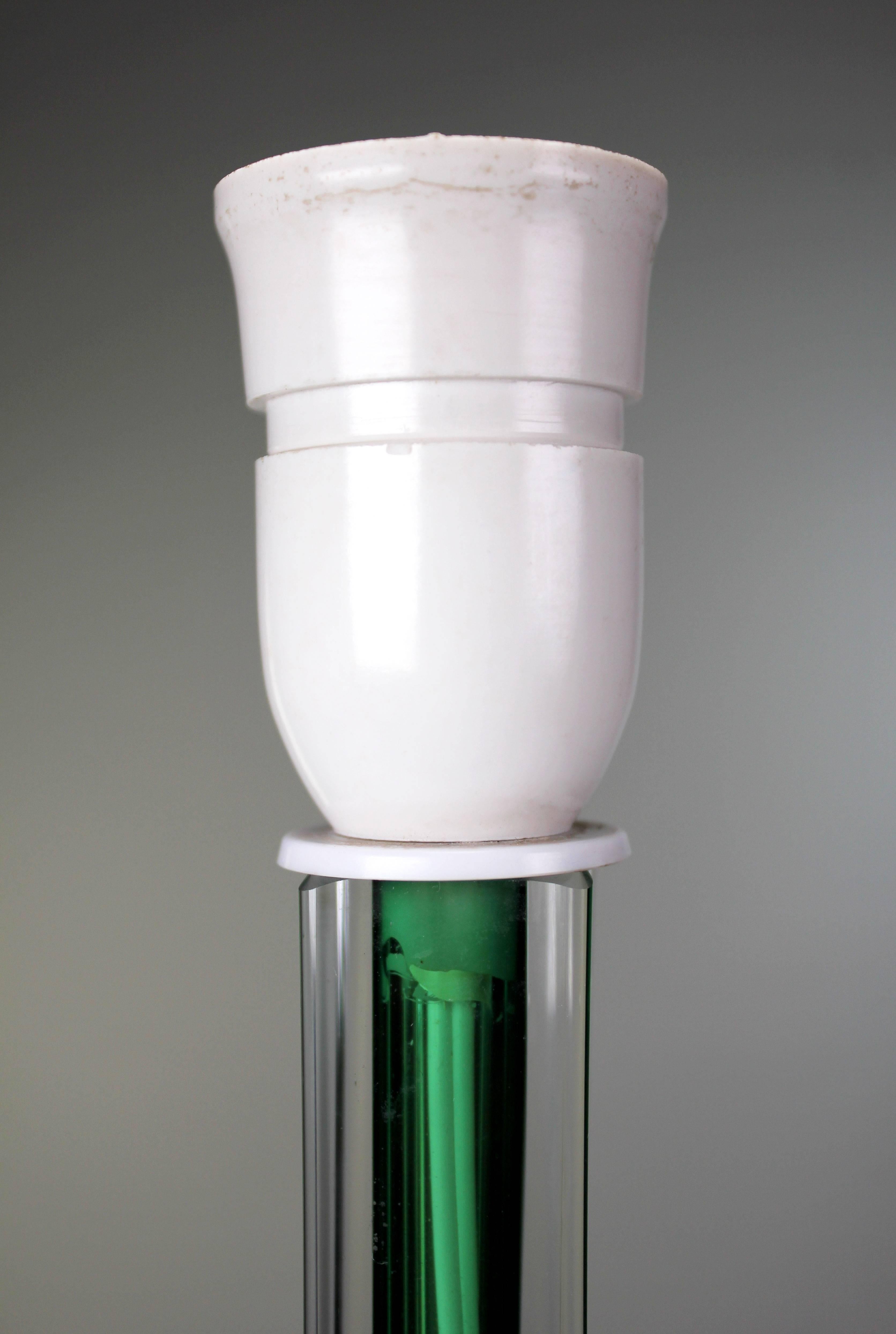 Suédois Paul Kedelv pour Flygsfors Lampe en verre d'art vert des années 1950, Suède en vente