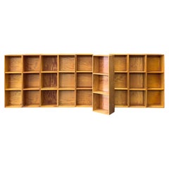 Schlanke Regale aus Kiefer