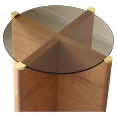 Schlanker Beistelltisch-Glas