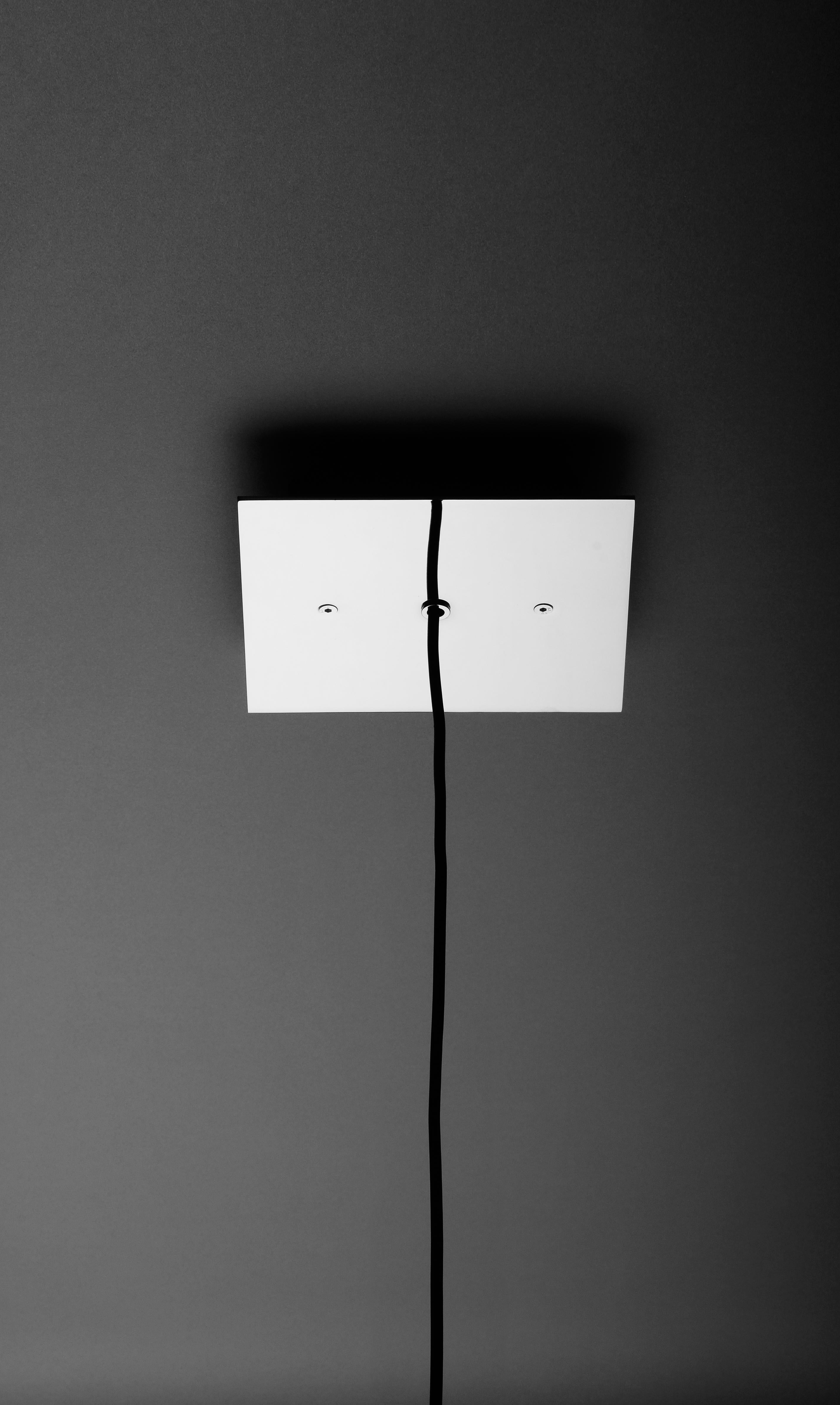 Slim Single 1 LED Pendant Light in Black Carbon Fiber by Jordi Vilardell In New Condition For Sale In New York, NY