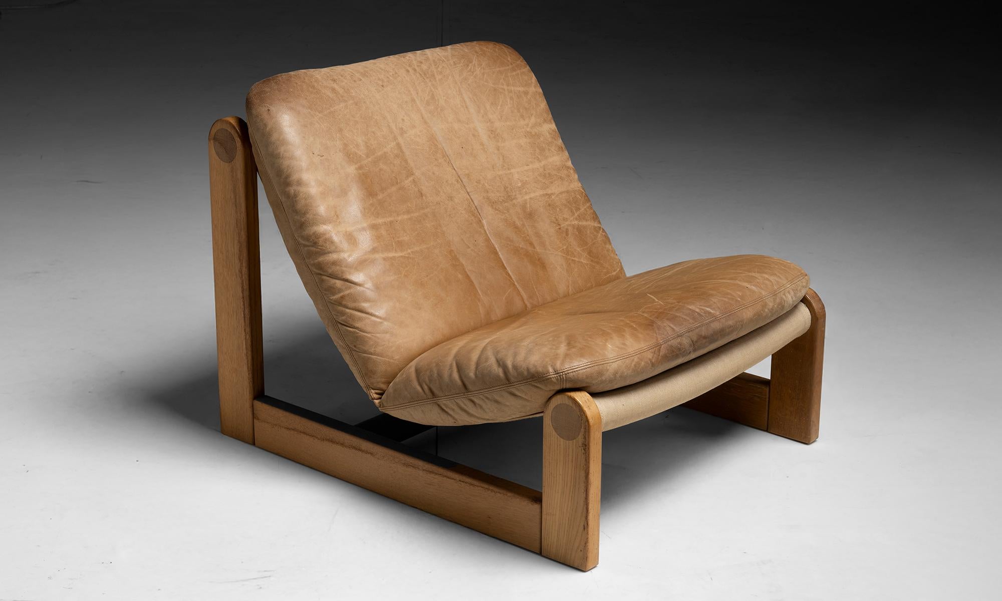 Silla Sling y Otomana, Francia circa 1970 Cuero en venta