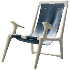 Fauteuil Handcraft en frêne blanc avec assise en cuir noir