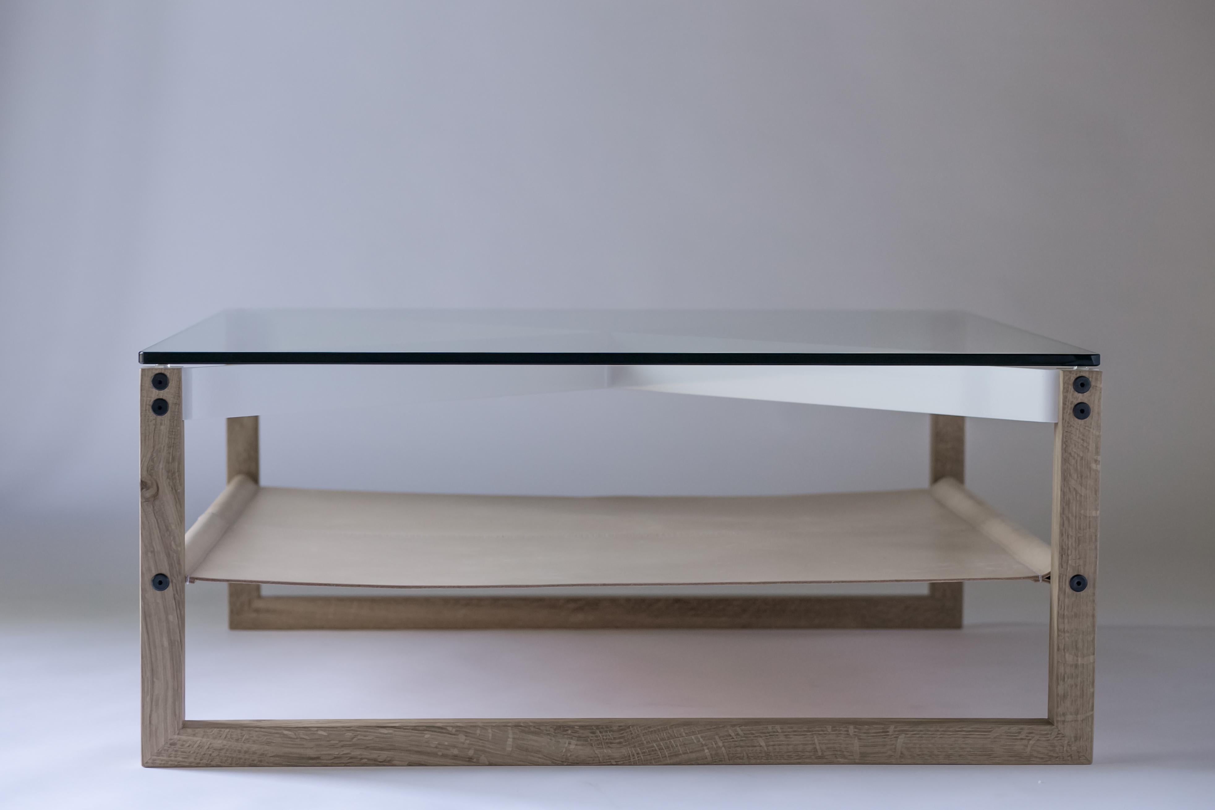 Métal Table basse Sling - Chêne blanc, cuir et verre avec pied en aluminium peint par poudrage en vente