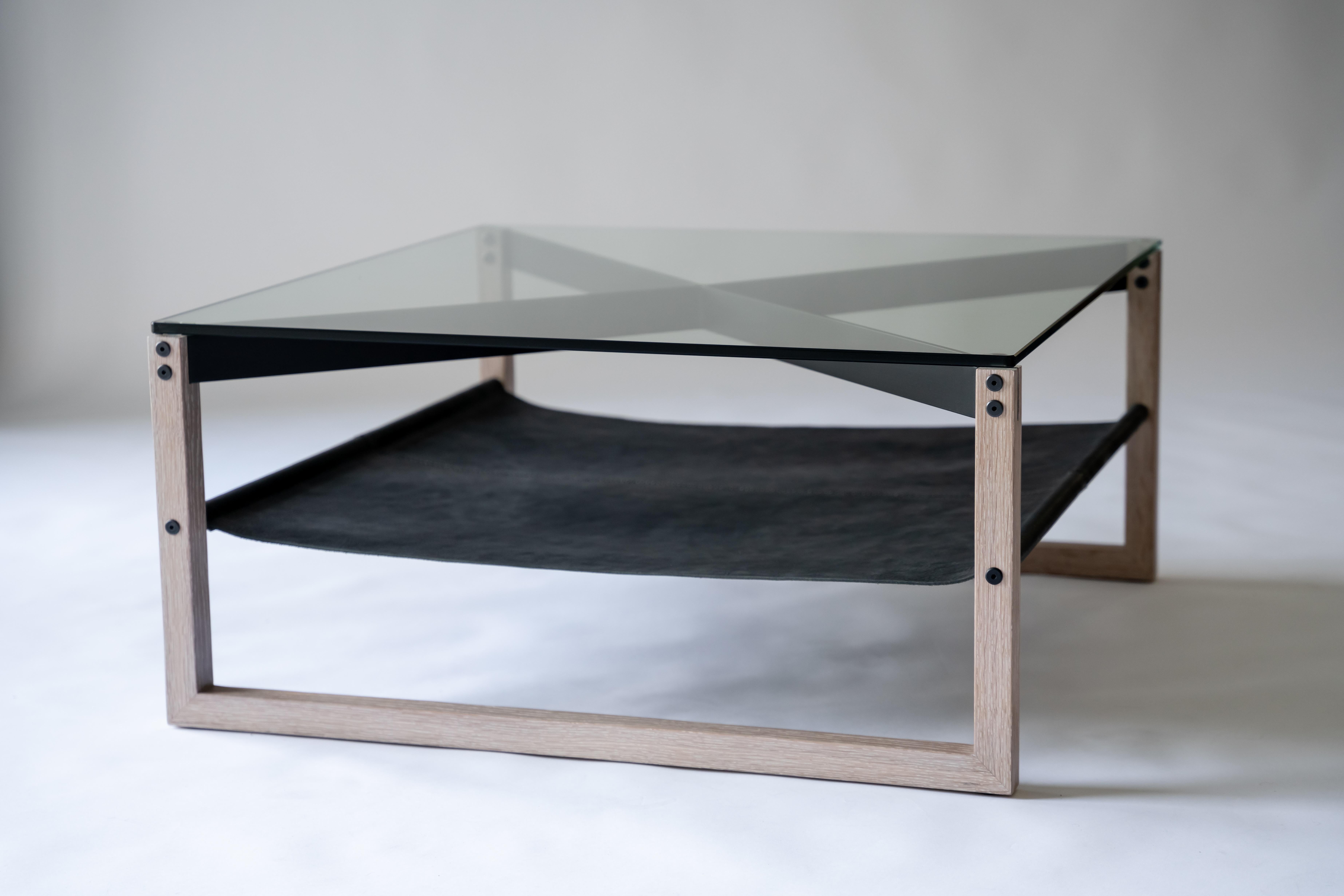 Mesa baja Sling - Roble blanco, cuero y cristal con aluminio pulverizado en venta 5