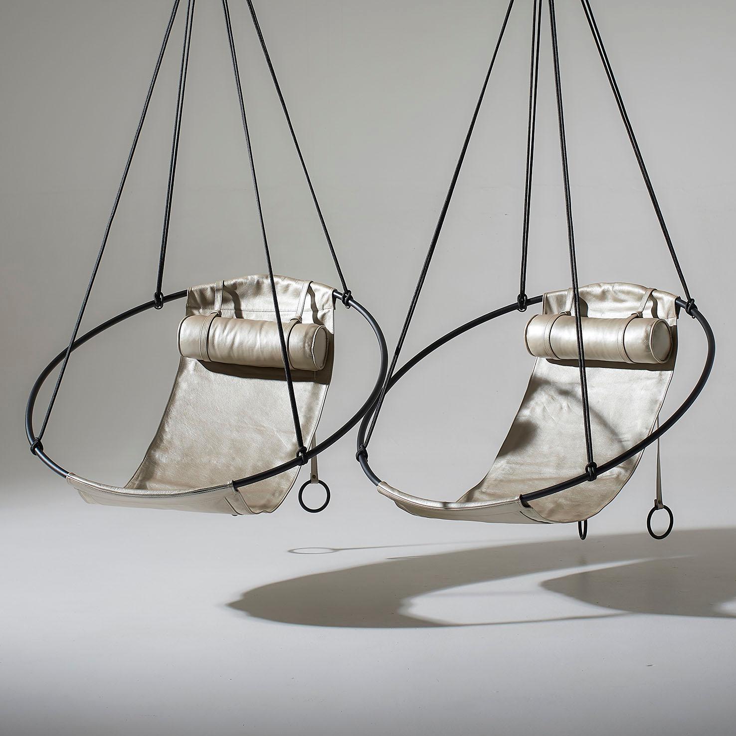 Sling Hanging Swing Chair Genuine Silver Leather 21st Century Modern In New Condition For Sale In Johannesburg, ZA