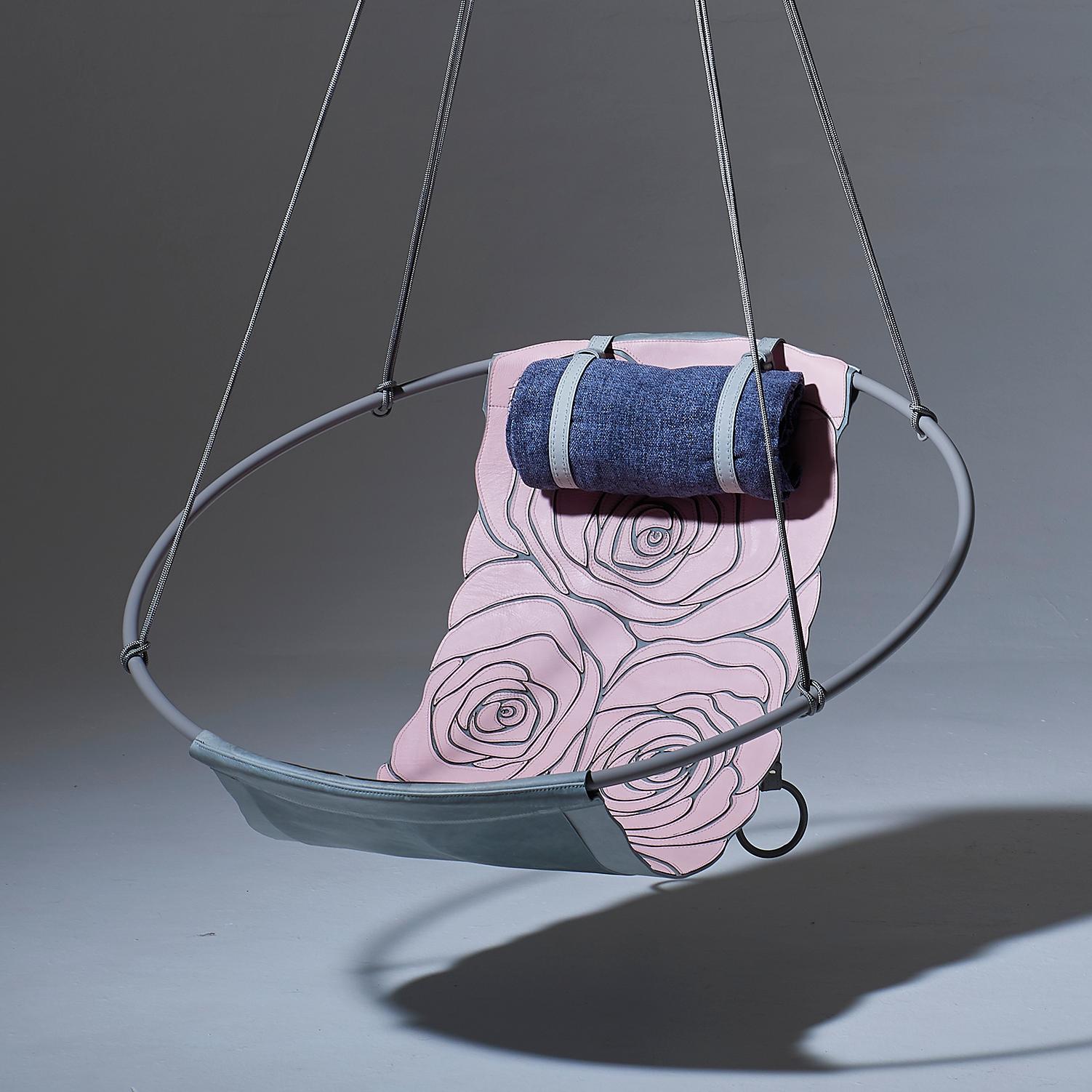 XXIe siècle et contemporain Chaise suspendue en cuir véritable cousue à la machine rose et grise en vente