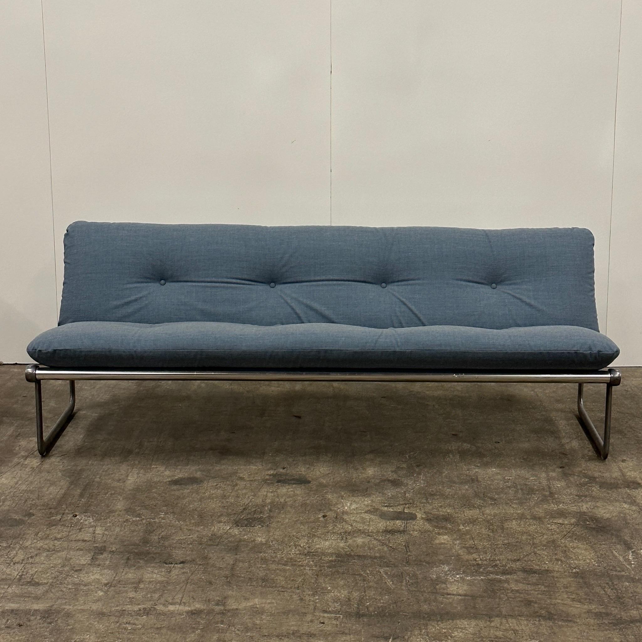 Designed by Hannah and Morrison for Knoll. Cushion was reupholstered in Denim Kvadrat Remix wool fabric. Back sling in original waterproof fabric. 