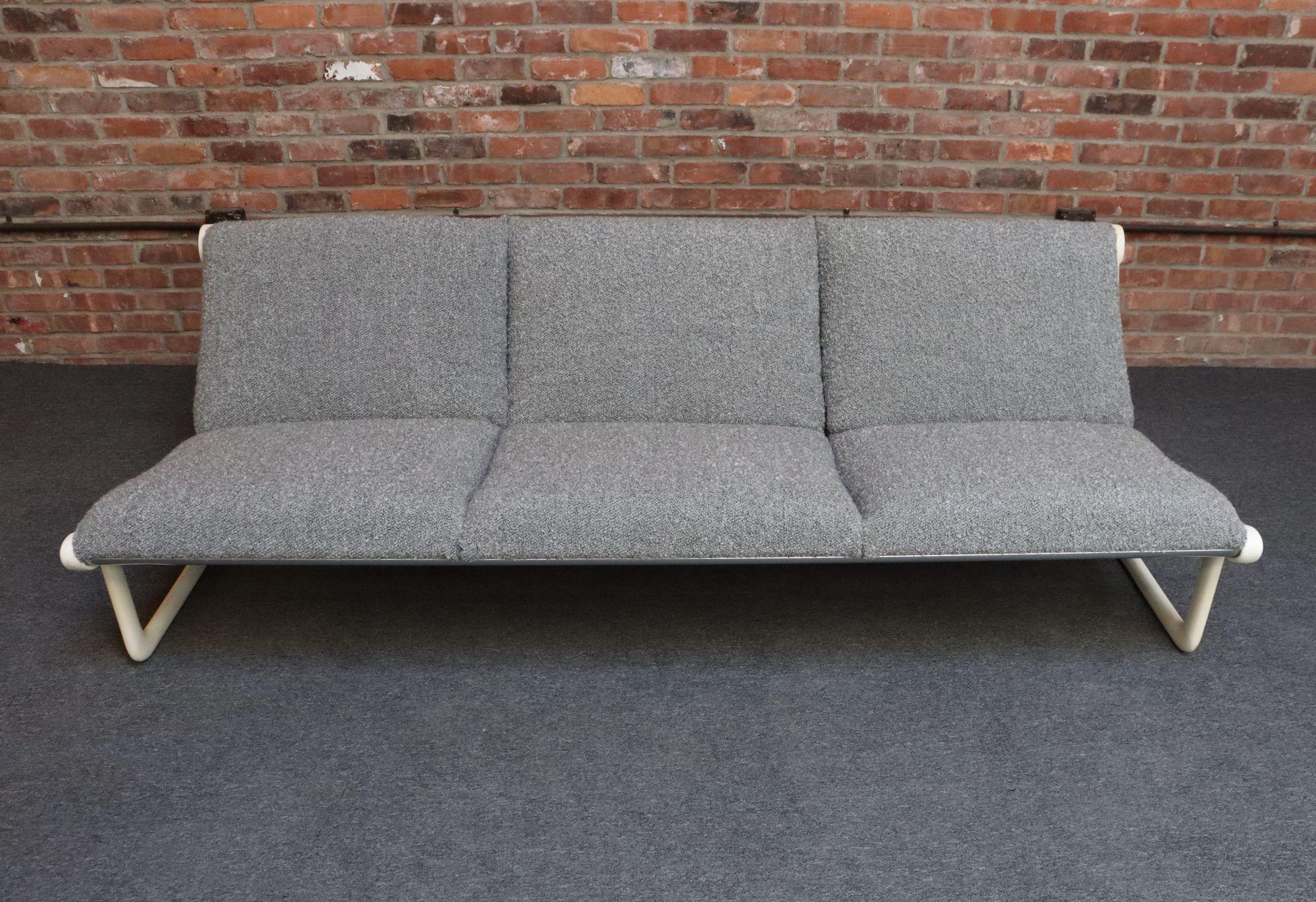 Mid-Century moderno Divano a fionda in acciaio e bouclé di Bruce Hannah & Andrew Morrison per Knoll in vendita