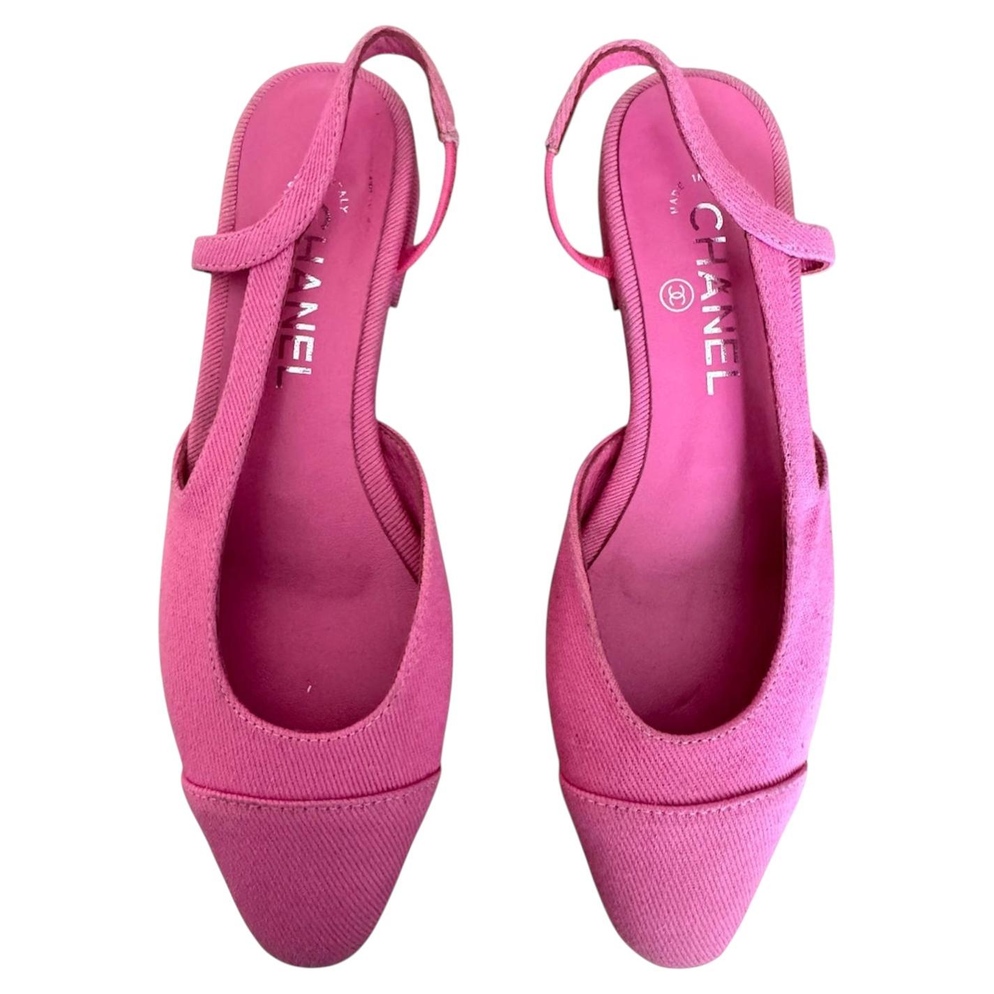 Zapatos de tiras traseras de Chanel en lona rosa en venta