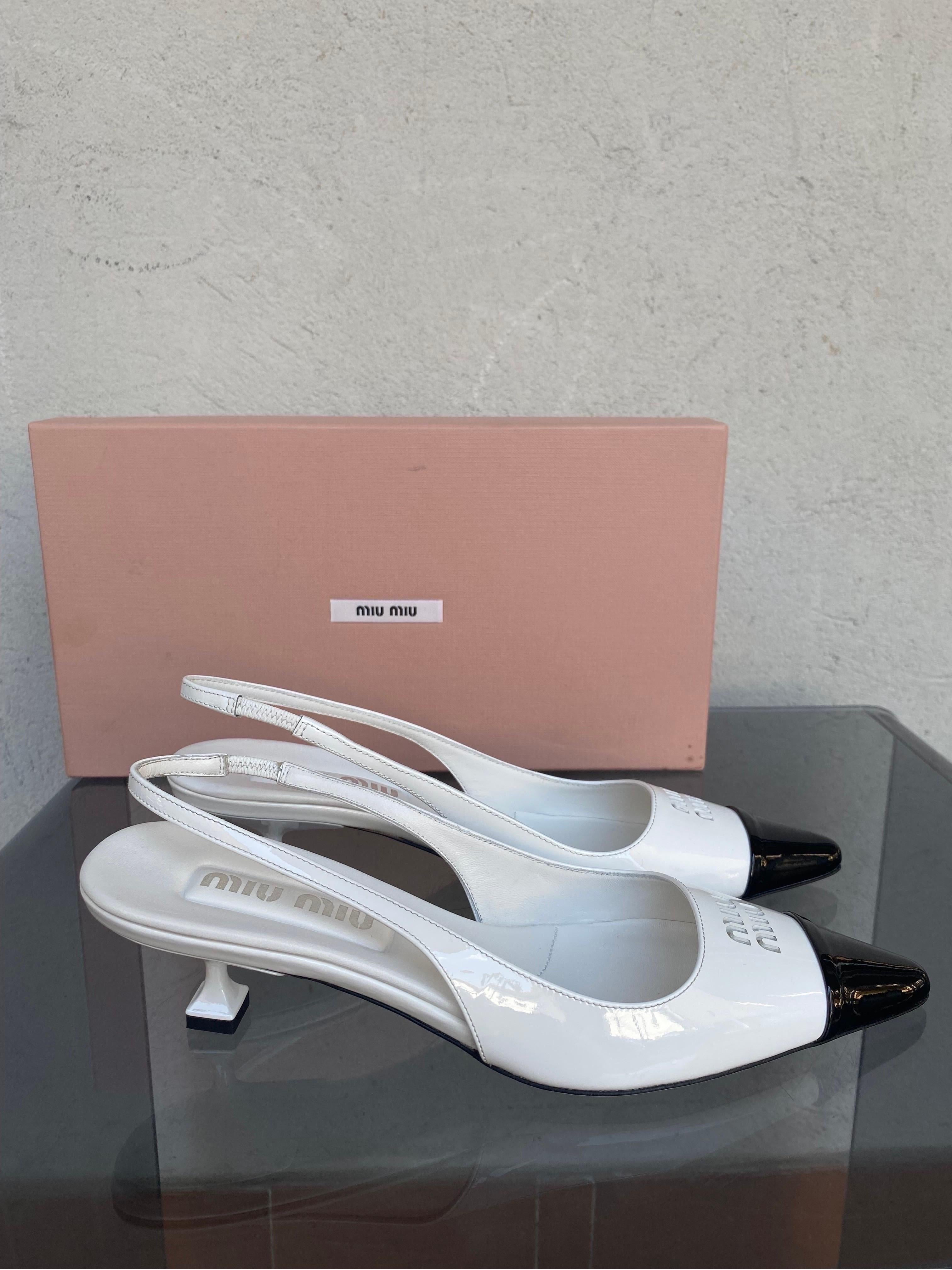 Gray Slingback mules Miu Miu sandalo black & white