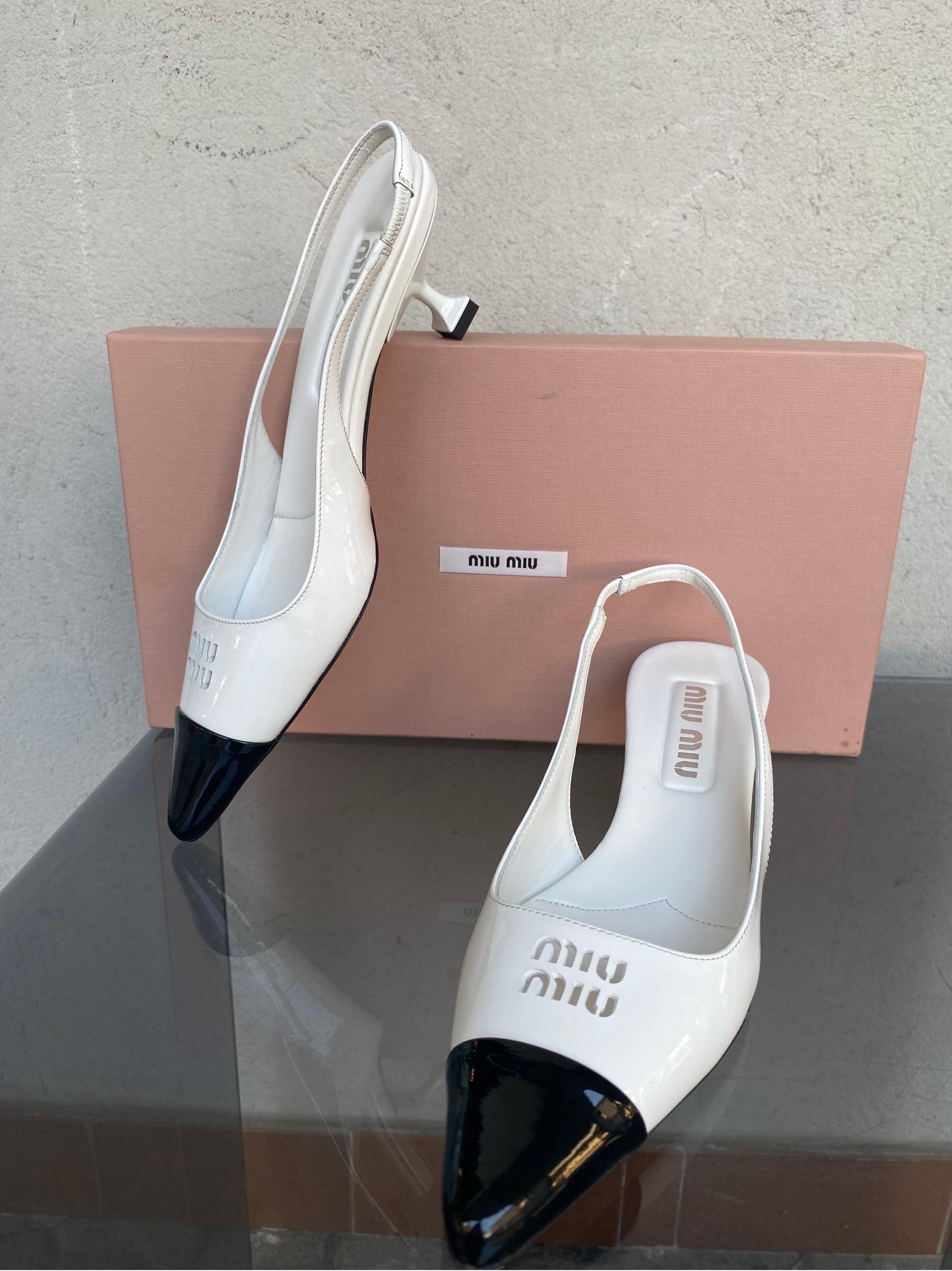 Women's or Men's Slingback mules Miu Miu sandalo black & white